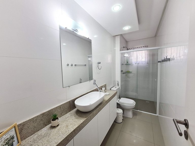 Fino apto para 08 pessoas na Praia de Bombas