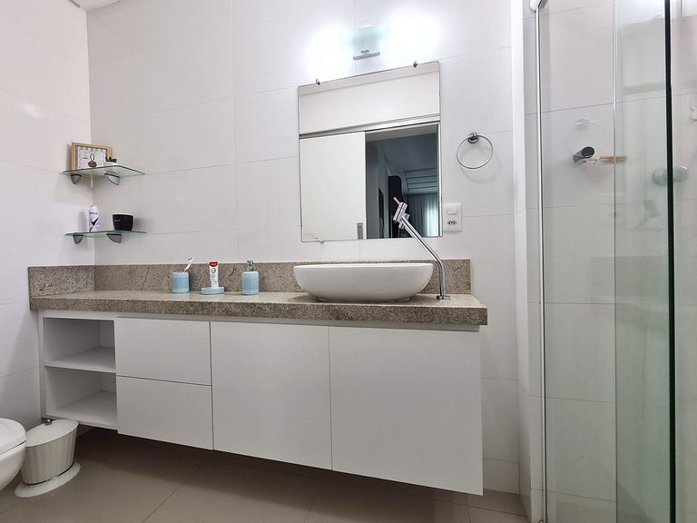 Fino apto para 08 pessoas na Praia de Bombas