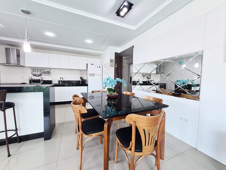 Fino apto para 08 pessoas na Praia de Bombas