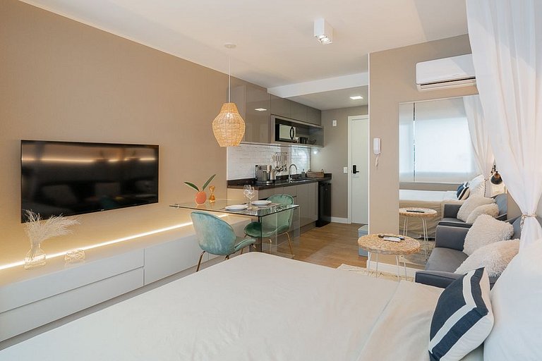 Urban Beach Mont Serrat