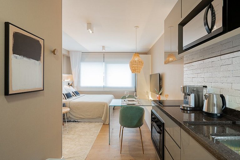 Urban Beach Mont Serrat