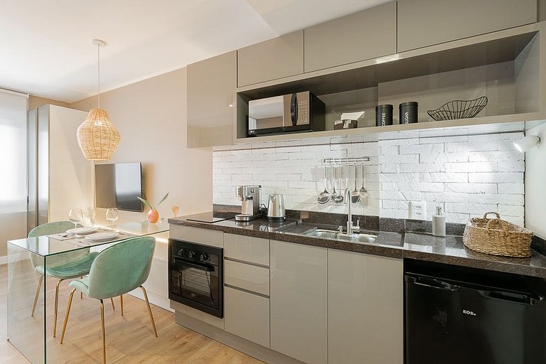 Urban Beach Mont Serrat