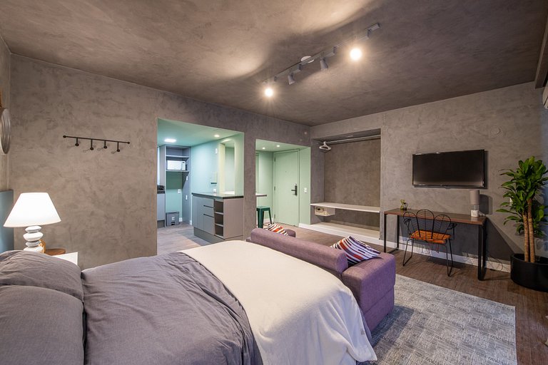 GrayBox with garage in the Historic Center