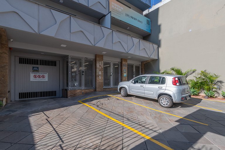 GrayBox com garagem no Centro Histórico