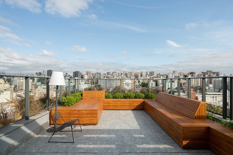 Studio Milano: Sofisticação e Conforto no Coração de Porto A