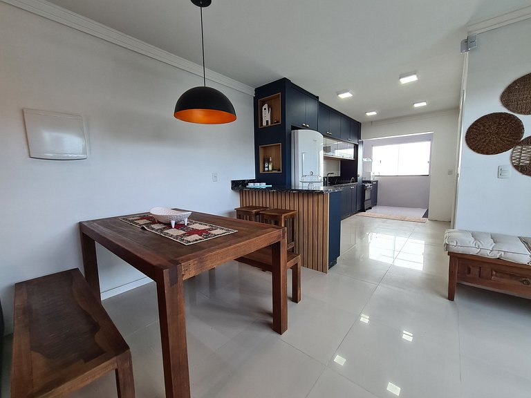 Sobrado Praia do Mariscal com 3 dormitórios