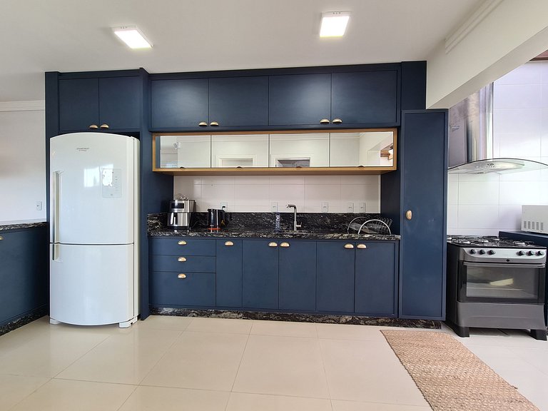 Sobrado Praia do Mariscal com 3 dormitórios