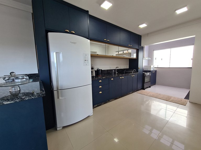 Sobrado Praia do Mariscal com 3 dormitórios