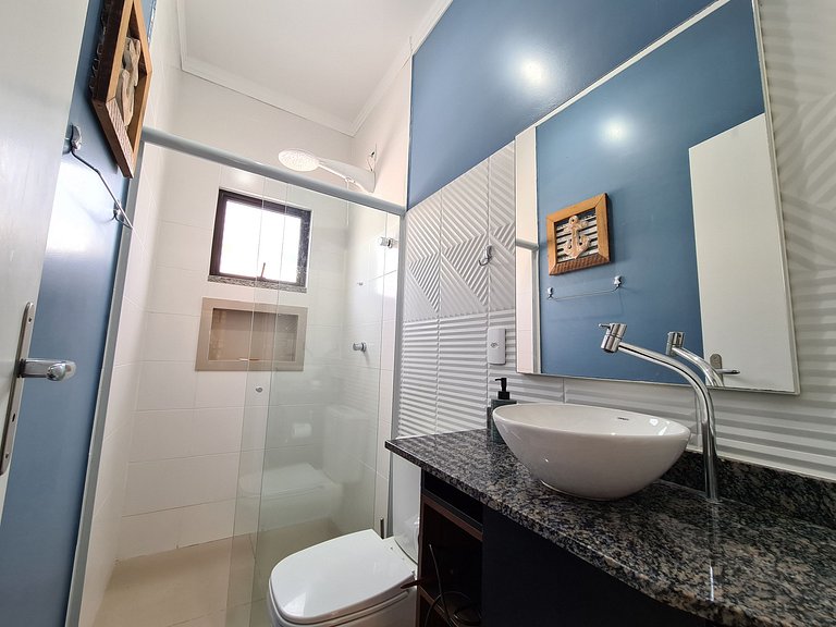 Sobrado Praia do Mariscal com 3 dormitórios