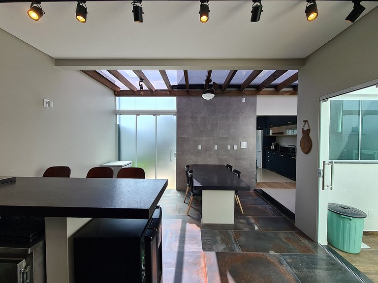 Sobrado Praia do Mariscal com 3 dormitórios