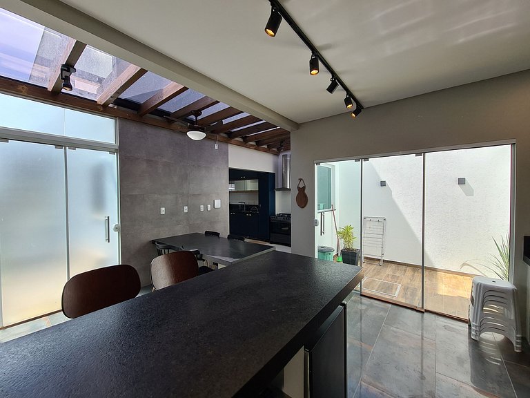 Sobrado Praia do Mariscal com 3 dormitórios