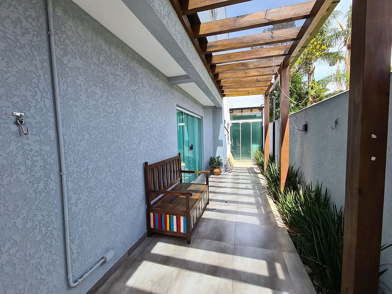 Sobrado Praia do Mariscal com 3 dormitórios