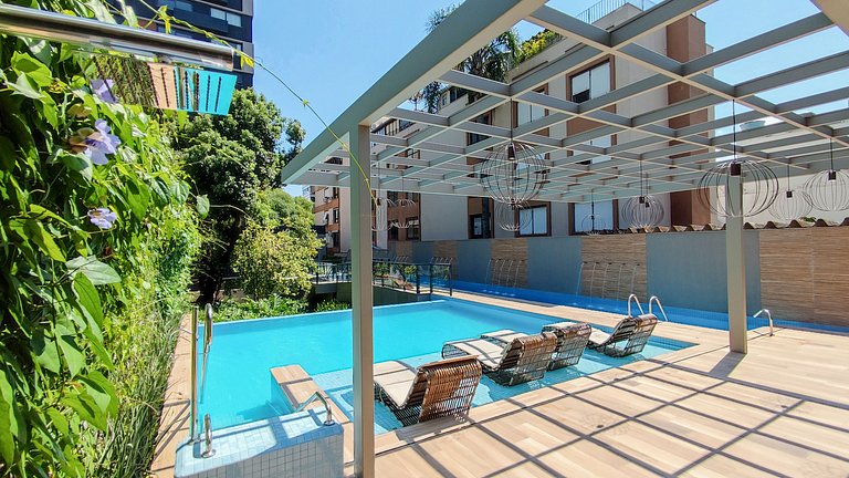 Aviator suite at Montserrat, near the main park