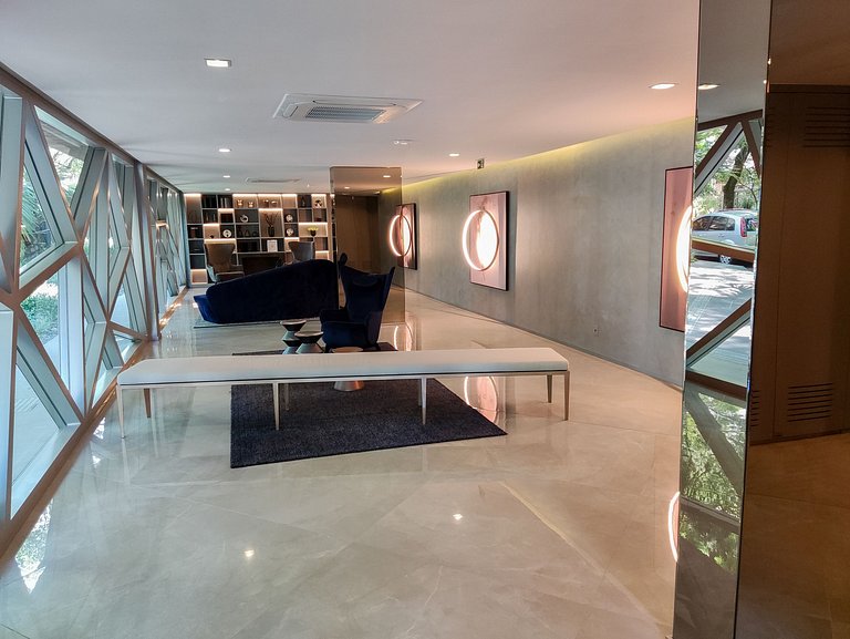 Aviator suite at Montserrat, near the main park