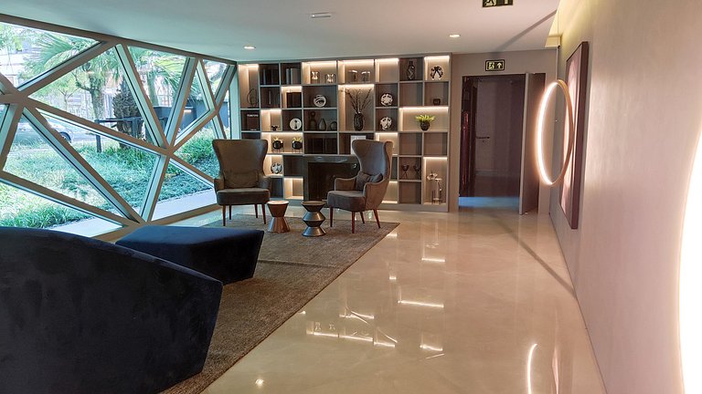 Aviator suite at Montserrat, near the main park