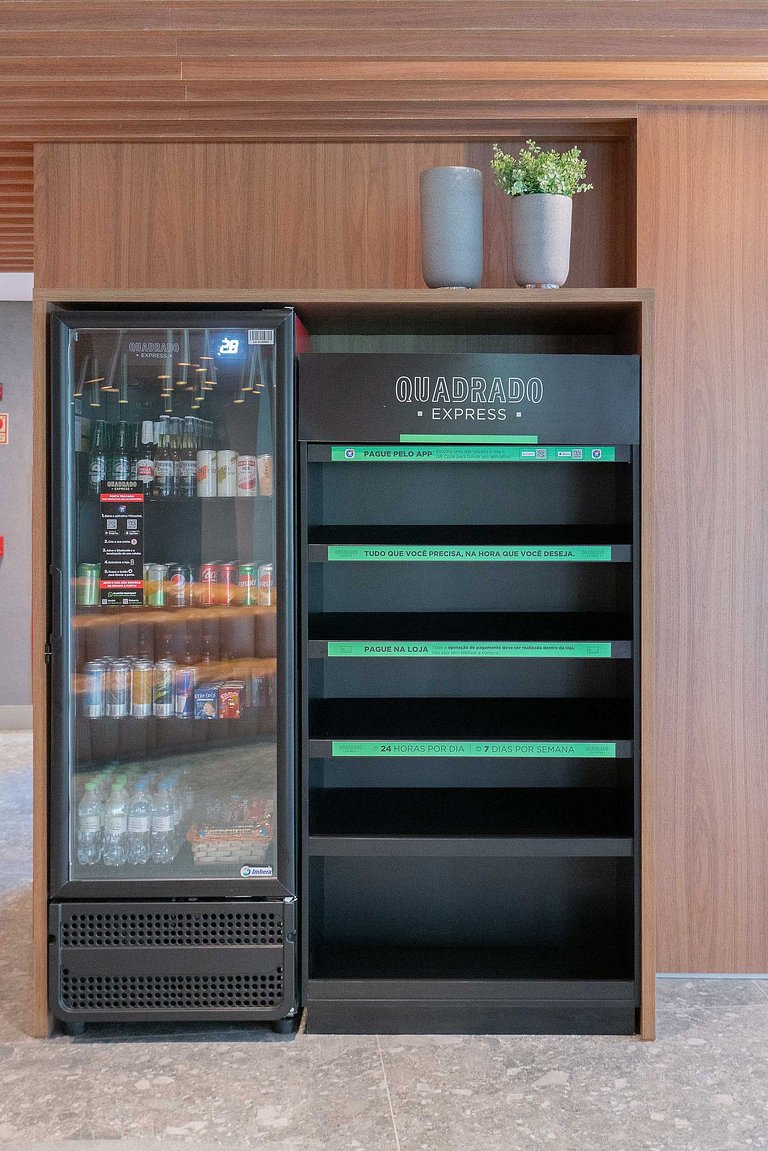 Studio Milano: Sofisticação e Conforto no Coração de Porto A