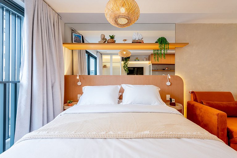 Studio Milano: Sofisticação e Conforto no Coração de Porto A