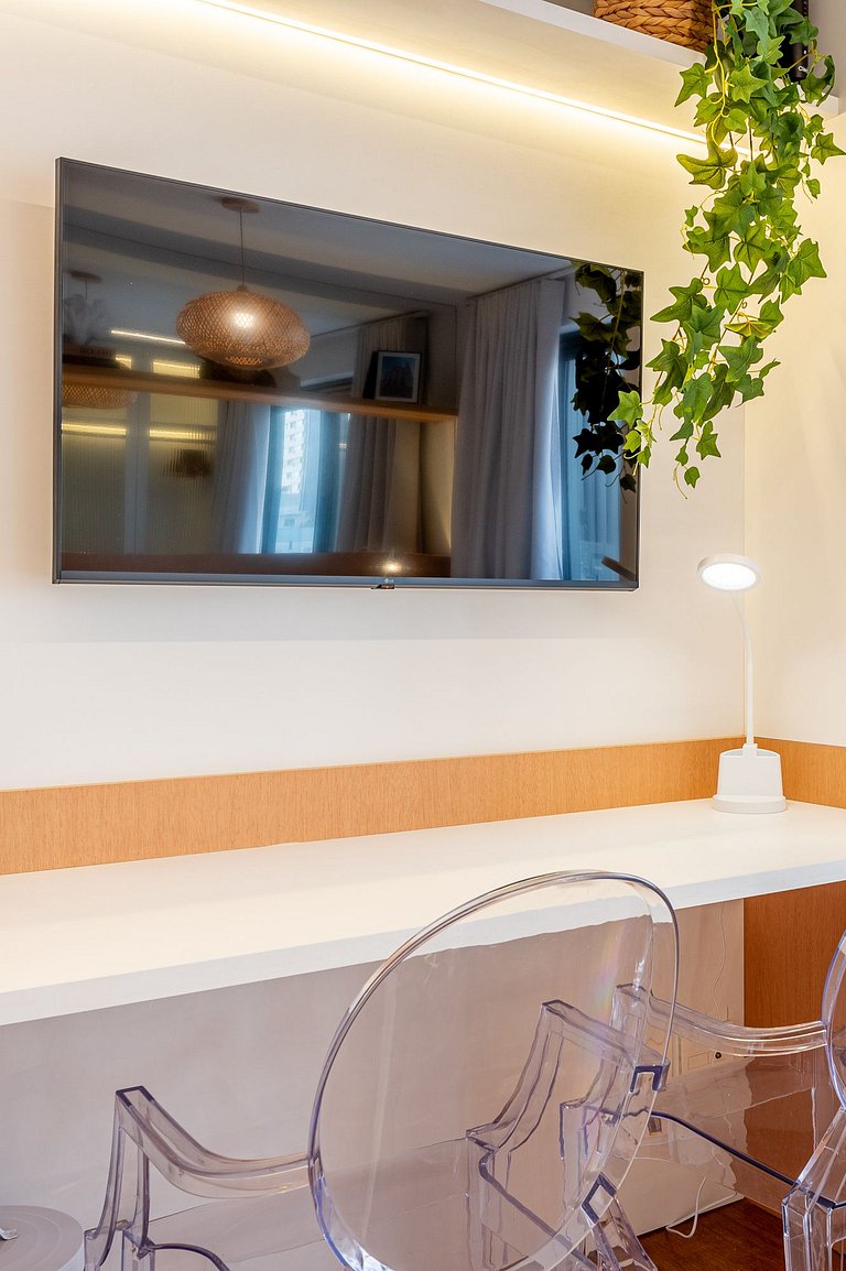 Studio Milano: Sofisticação e Conforto no Coração de Porto A