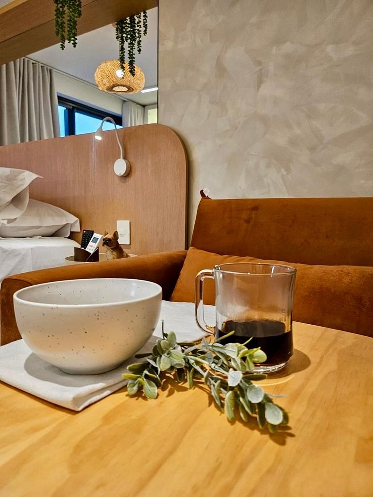 Studio Milano: Sofisticação e Conforto no Coração de Porto A