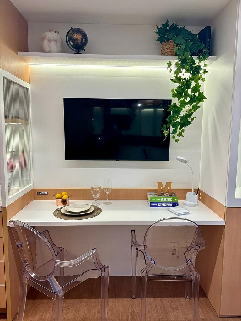 Studio Milano: Sofisticação e Conforto no Coração de Porto A