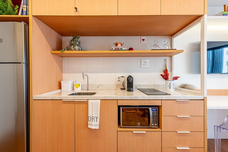 Studio Milano: Sofisticação e Conforto no Coração de Porto A