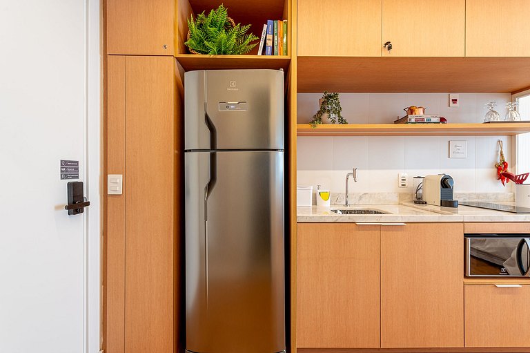 Studio Milano: Sofisticação e Conforto no Coração de Porto A