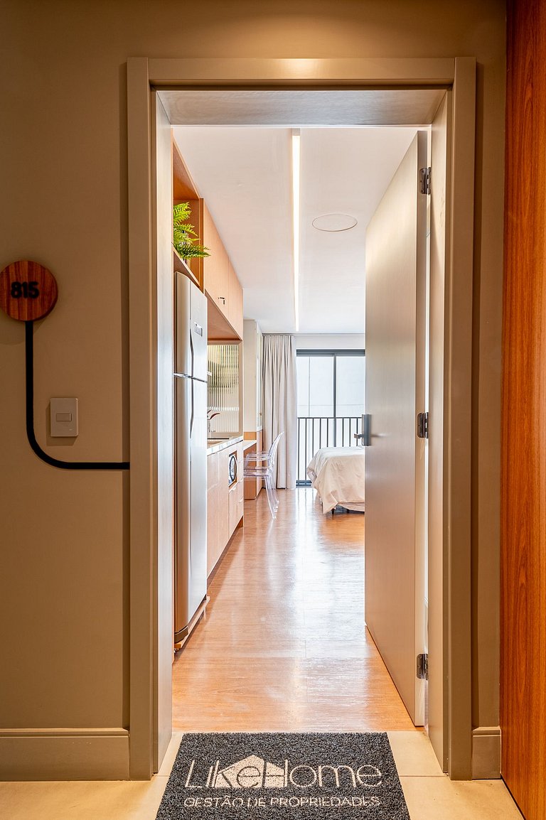 Studio Milano: Sofisticação e Conforto no Coração de Porto A