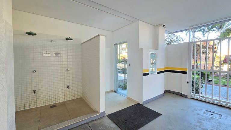 Charmoso apto com 03 quartos na Praia de Bombinhas