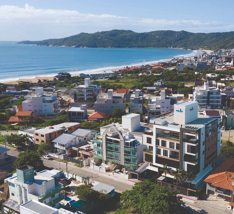 Apartamento com 2 suítes para 06 pessoas