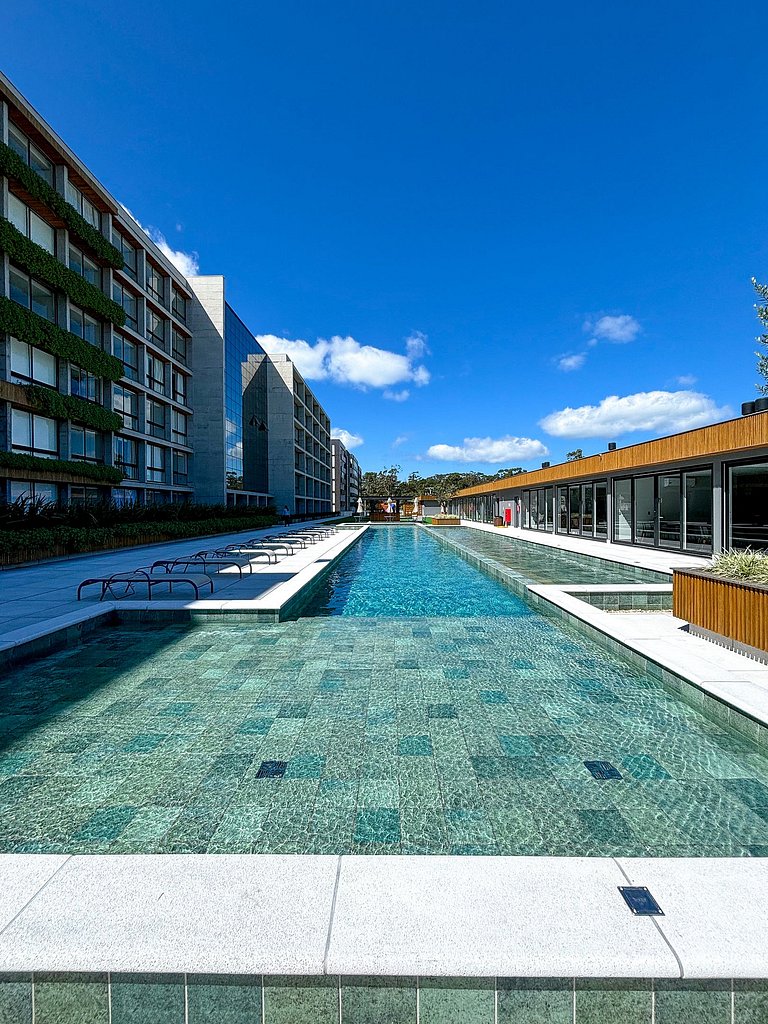 Miami Studio w/ Parking next to Planeta Atlântida