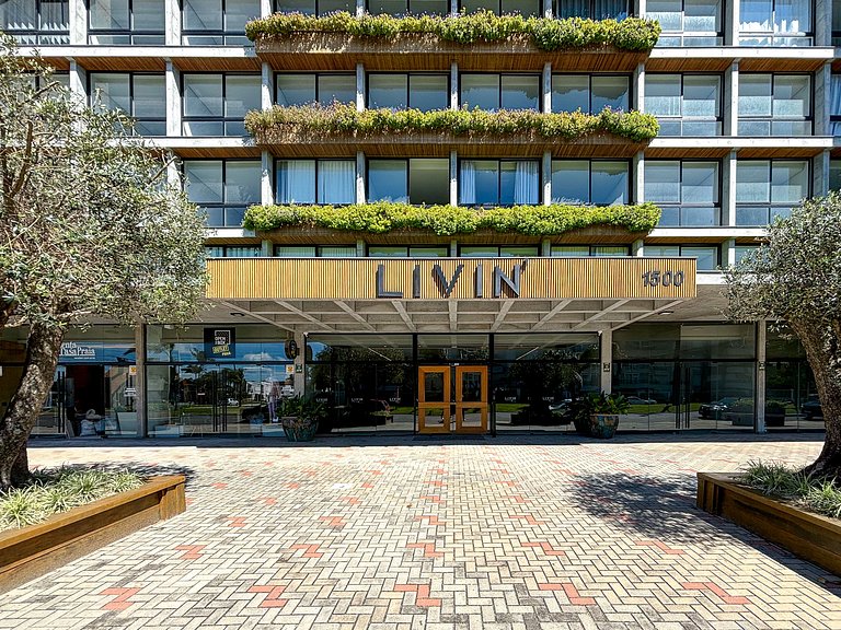 Miami Studio w/ Parking next to Planeta Atlântida