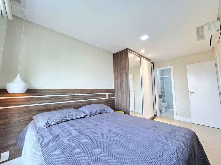 Charmoso apto com 03 quartos na Praia de Bombinhas