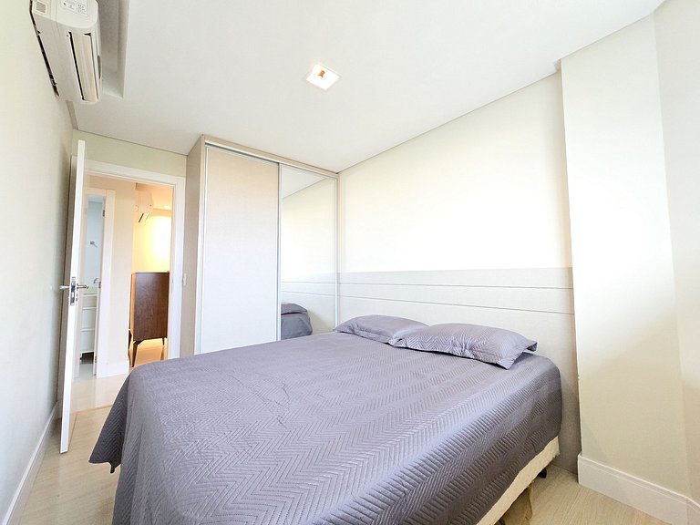 Charmoso apto com 03 quartos na Praia de Bombinhas