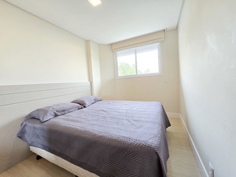 Charmoso apto com 03 quartos na Praia de Bombinhas