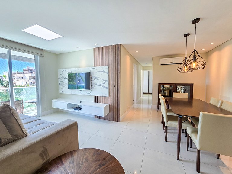 Charmoso apto com 03 quartos na Praia de Bombinhas