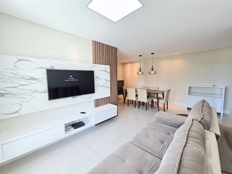 Charmoso apto com 03 quartos na Praia de Bombinhas