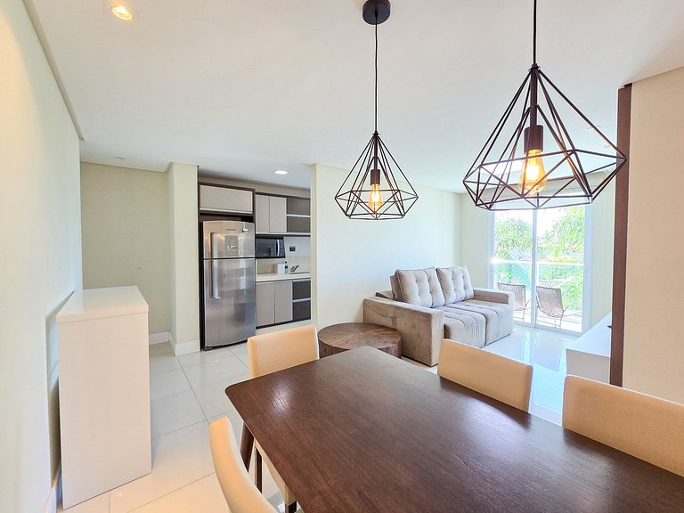 Charmoso apto com 03 quartos na Praia de Bombinhas