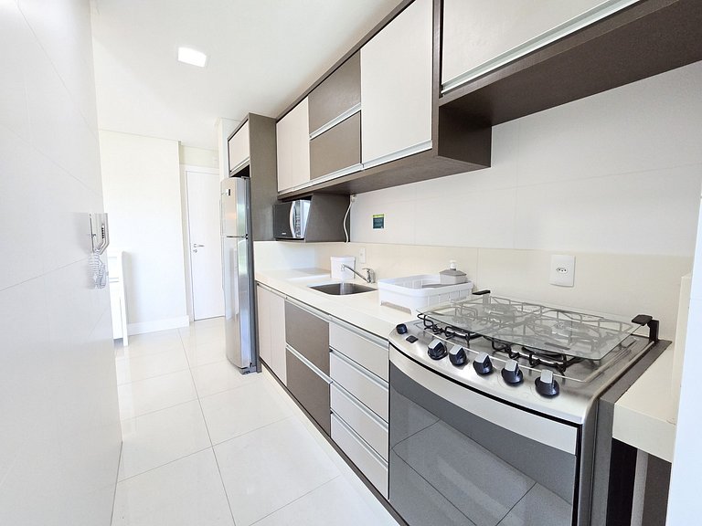 Charmoso apto com 03 quartos na Praia de Bombinhas