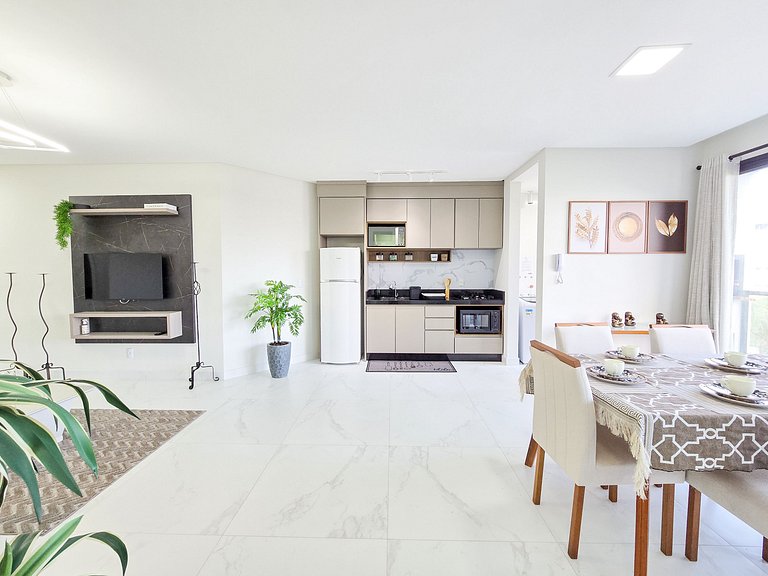 Apartamento com 2 suítes para 06 pessoas