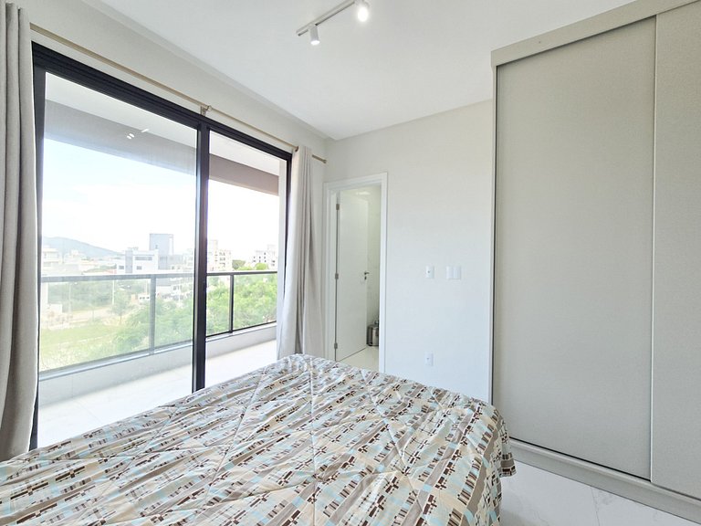 Apartamento com 2 suítes para 06 pessoas