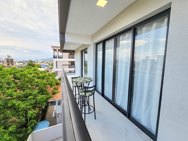 Apartamento com 2 suítes para 06 pessoas