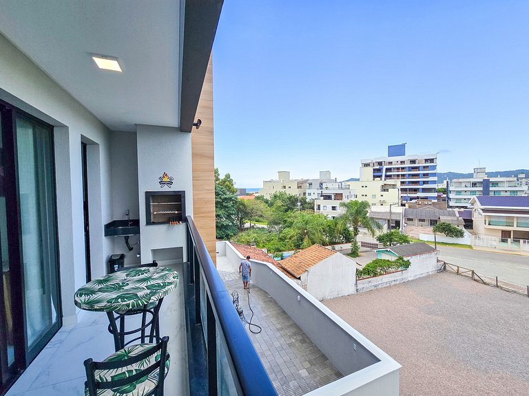 Apartamento com 2 suítes para 06 pessoas