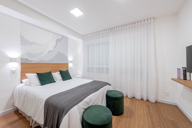 Studio Aurum com vaga próximo à PUC - By LikeHome