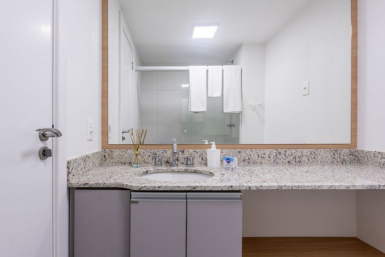Studio Hub com vaga próximo à PUC