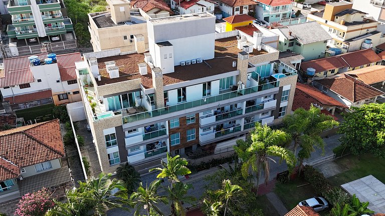 Charmoso apto com 03 quartos na Praia de Bombinhas