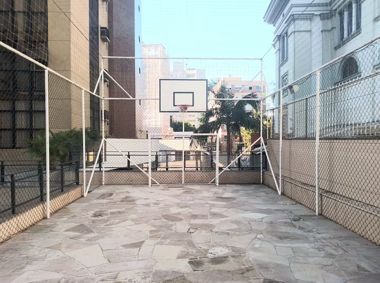 Apto c/ 2 camas queen+vaga+piscina no Auxiliadora