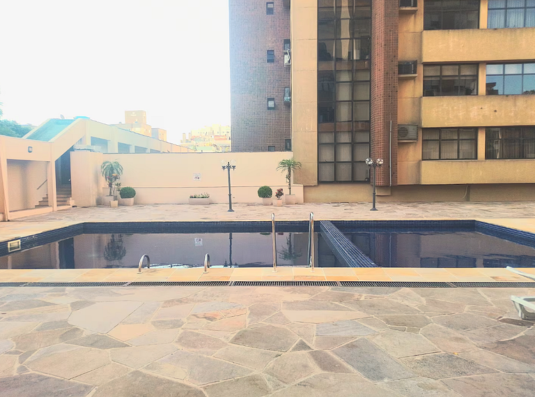 Apto c/2 camas queen+estac+piscina - Auxiliadora