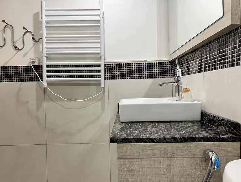 Apto c/ 2 camas queen+vaga+piscina no Auxiliadora