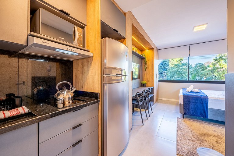Skylight· Parking and Full Amenities