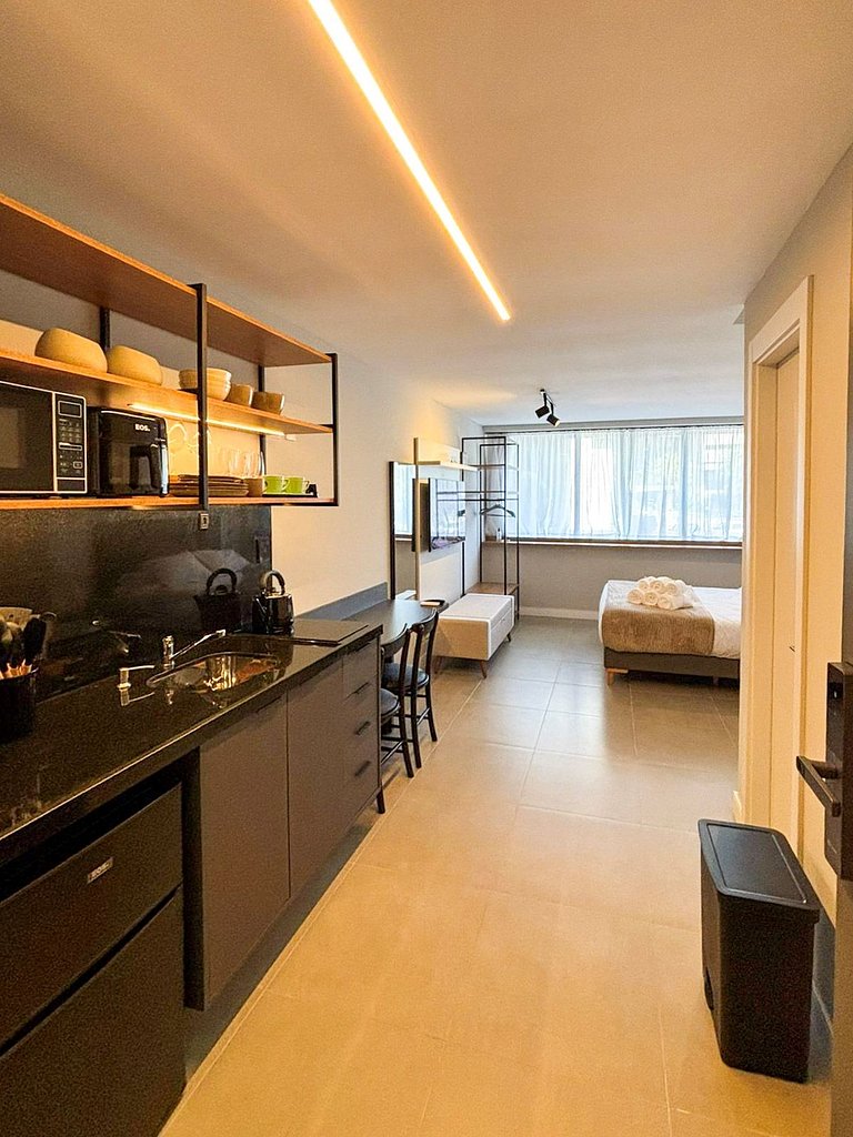 Studio com rooftop, piscina na Av. Carlos Gomes